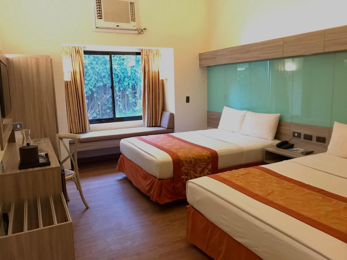 Microtel By Wyndham Boracay Balabag  Ngoại thất bức ảnh