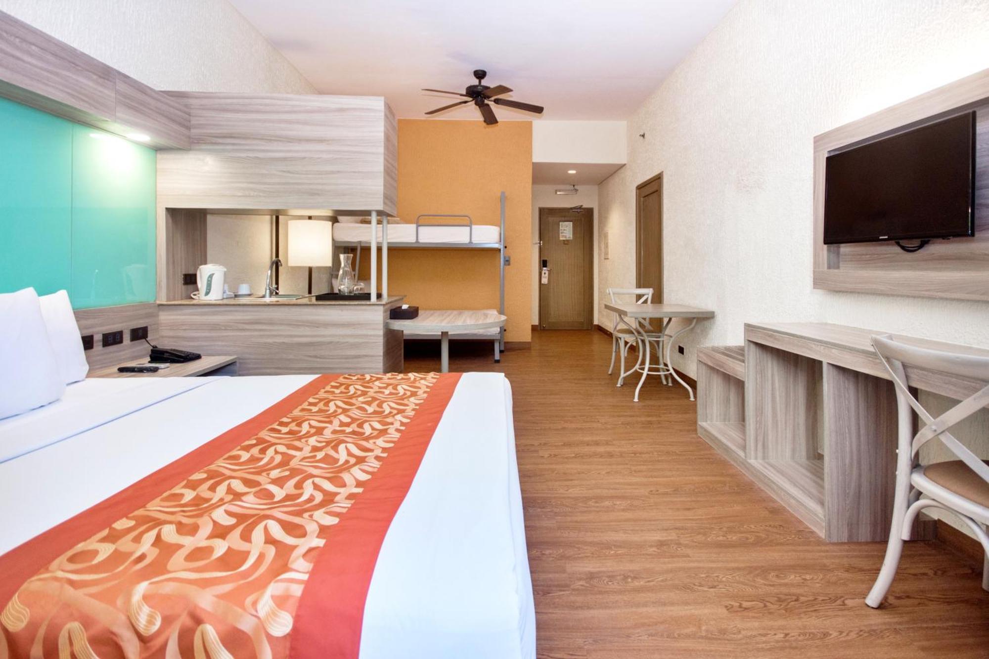 Microtel By Wyndham Boracay Balabag  Ngoại thất bức ảnh
