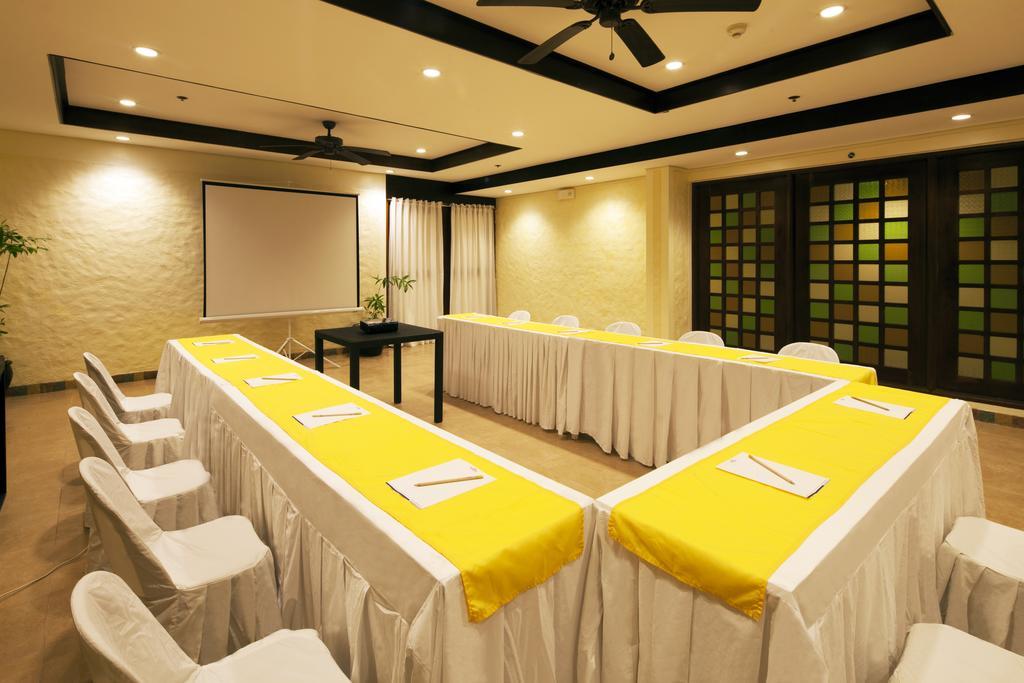 Microtel By Wyndham Boracay Balabag  Ngoại thất bức ảnh
