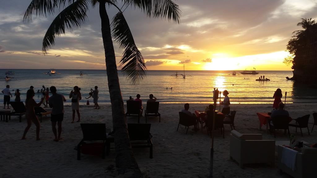 Microtel By Wyndham Boracay Balabag  Ngoại thất bức ảnh