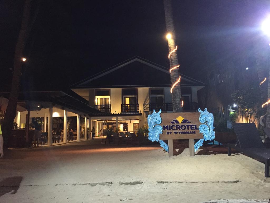 Microtel By Wyndham Boracay Balabag  Ngoại thất bức ảnh