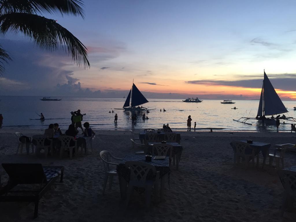 Microtel By Wyndham Boracay Balabag  Ngoại thất bức ảnh